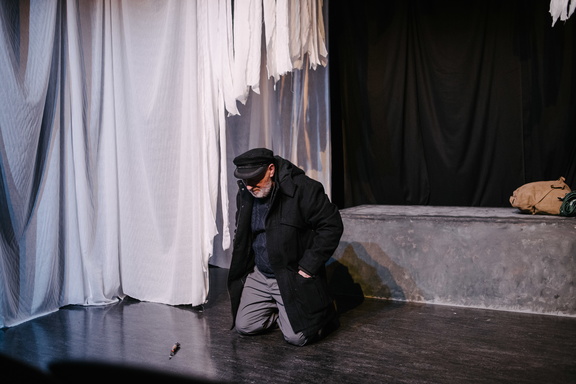Rough Sleepers DR-106