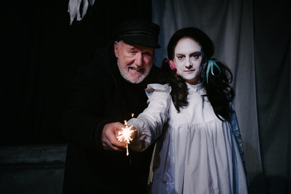 Rough Sleepers DR-174