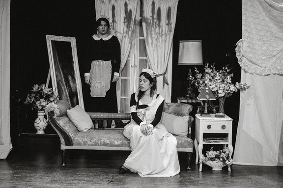 Maids DR - B&amp;W-201