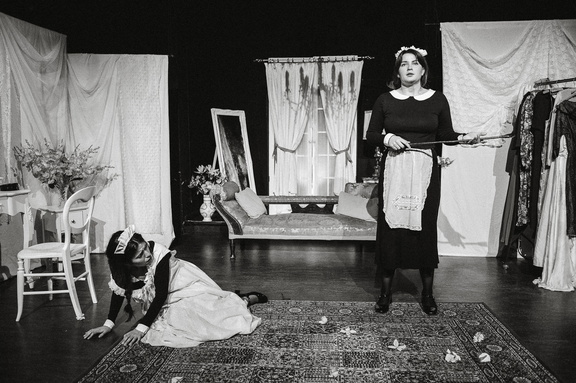 Maids DR - B&amp;W-177