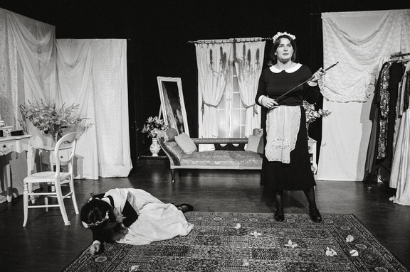 Maids DR - B&amp;W-176