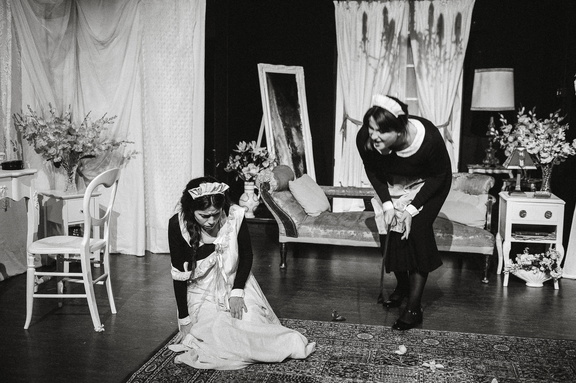 Maids DR - B&amp;W-173