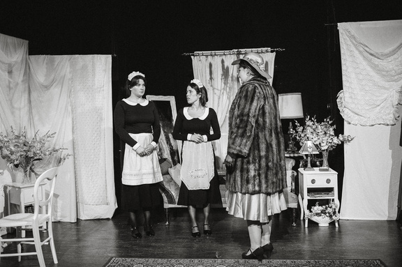 Maids DR - B&amp;W-165