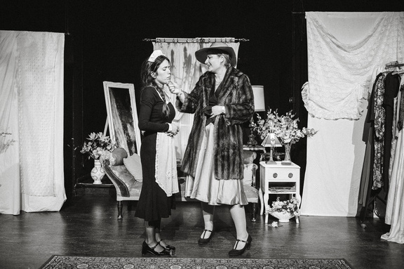 Maids DR - B&amp;W-151