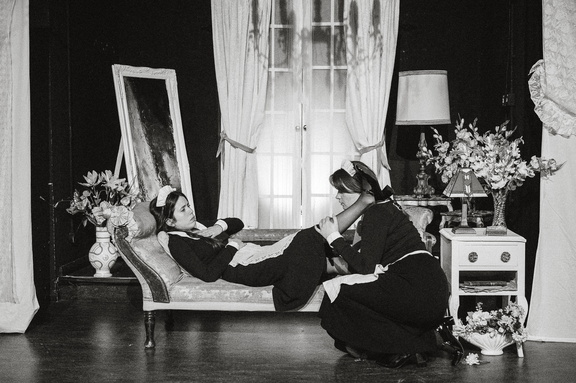 Maids DR - B&amp;W-118