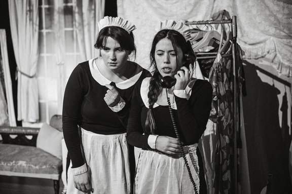 Maids DR - B&amp;W-92