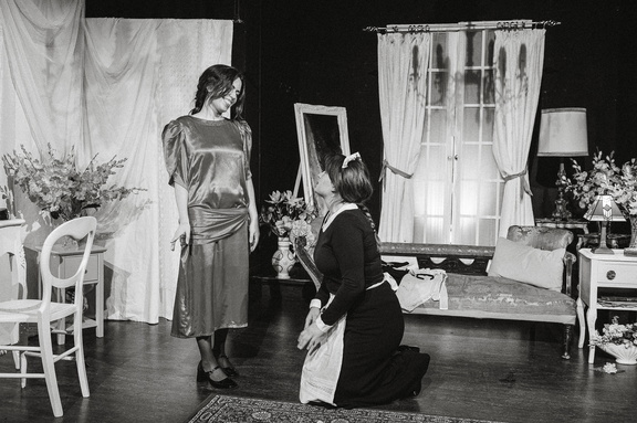 Maids DR - B&amp;W-34