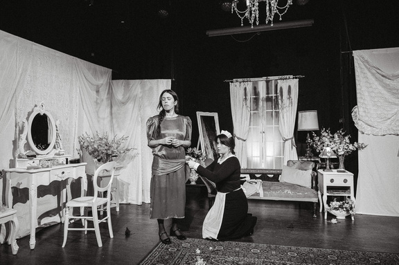 Maids DR - B&amp;W-29