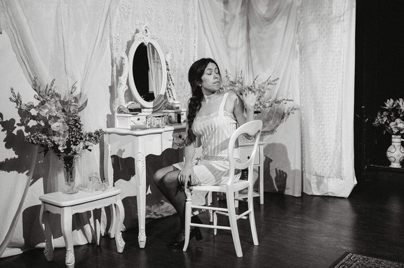 Maids DR - B&amp;W-13