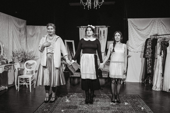 Maids DR - B&amp;W-5